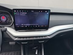 SKODA Combi 1.5 TSI mHEV_Selection_AHK_Frontscheibenh.