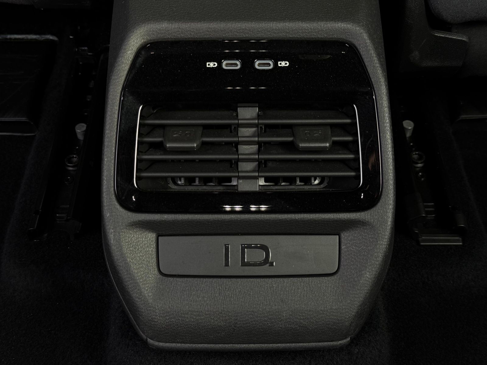 Fahrzeugabbildung Volkswagen ID.4 Pure Performance City LED+CARPL+ACC+SHZ+DAB