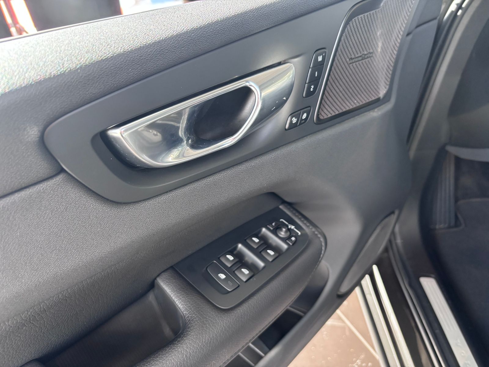 Fahrzeugabbildung Volvo XC60 Inscription AWD AHK H/K ACC MEMORY 20"