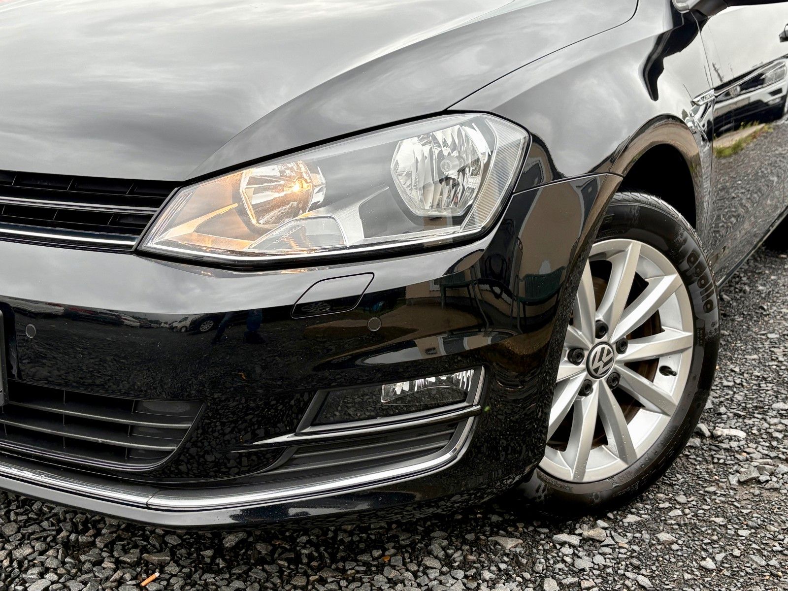 Fahrzeugabbildung Volkswagen Golf VII 1.6 TDI Lim. Lounge Navi Klima 2.HAND