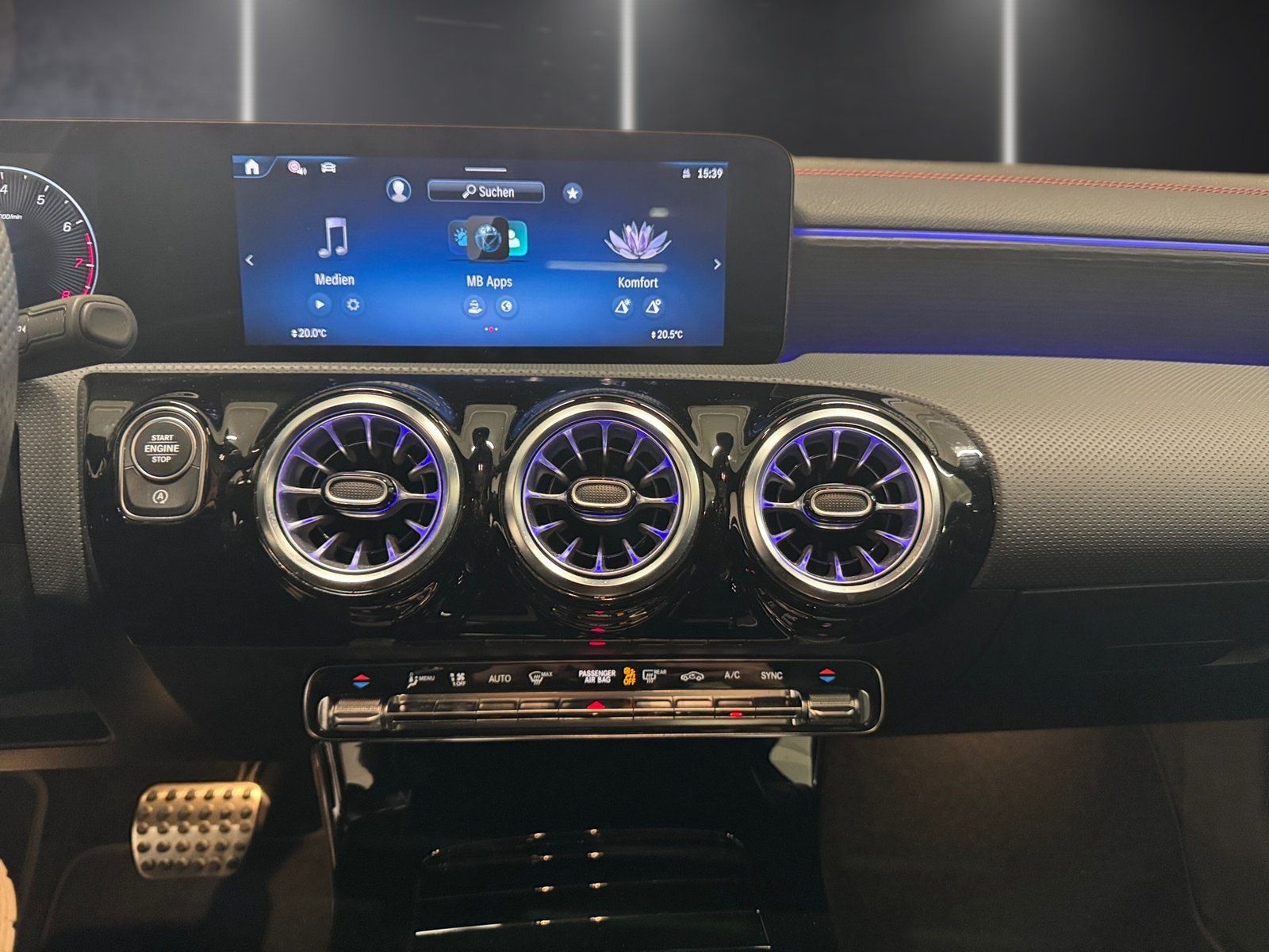 Fahrzeugabbildung Mercedes-Benz CLA 200 AMG*Pano*Burmester*20"*Night*360°*MuBeam