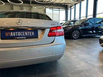 MYAUTOCENTER – Gebraucht- und Jahreswagen mit Werkstattservice in Pfaffenhofen Mercedes-Benz E 200 *AHK*Abstandstempo*Teilleder*Szhz*