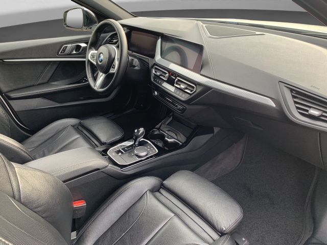 Fahrzeugabbildung BMW 118i Sport Line+LED+Navi+Leder+Driving Ass.+HiFi