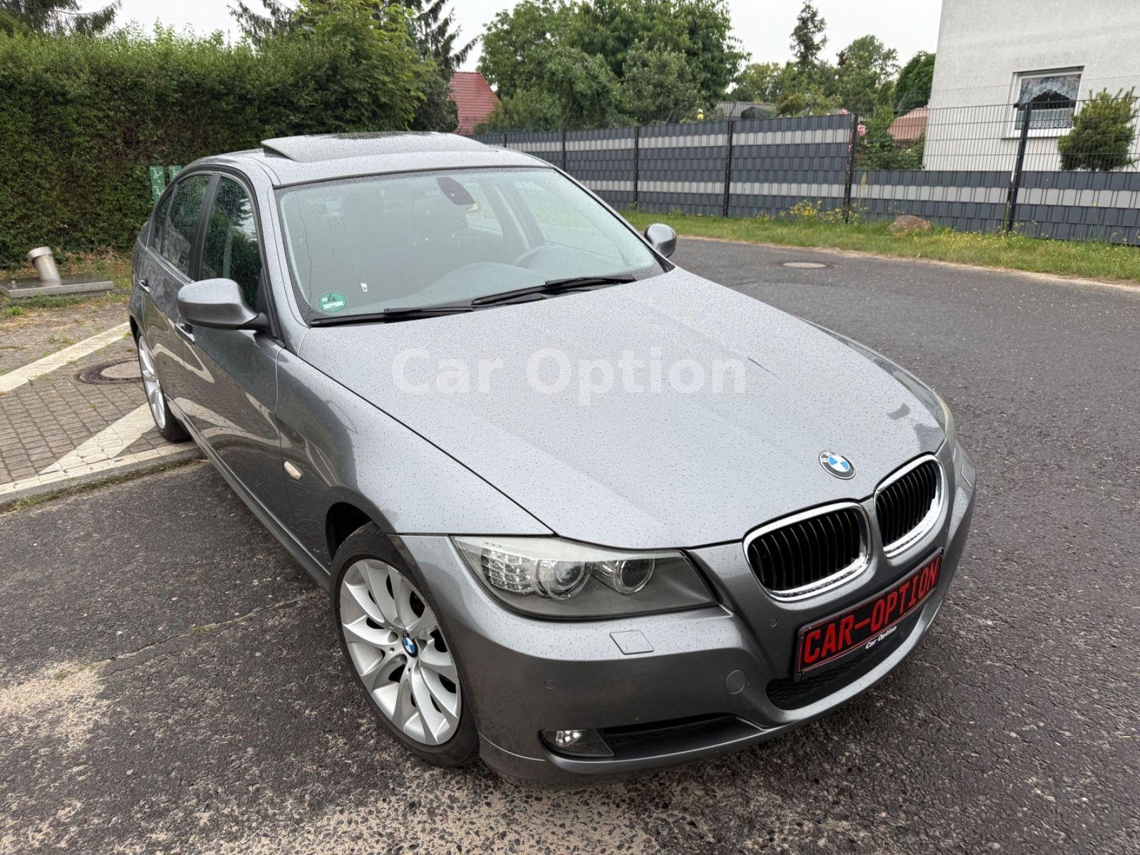 BMW 320i Limousine/Glasdach/´Xenon/Navigation/17Zoll