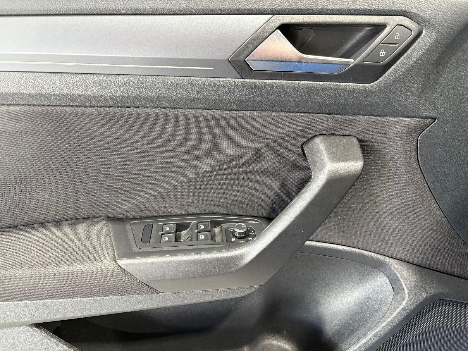 Fahrzeugabbildung Volkswagen T-Roc Cabriolet TSI/APPLE/PDC/ACC/NAVI/SHZ/TOTWI