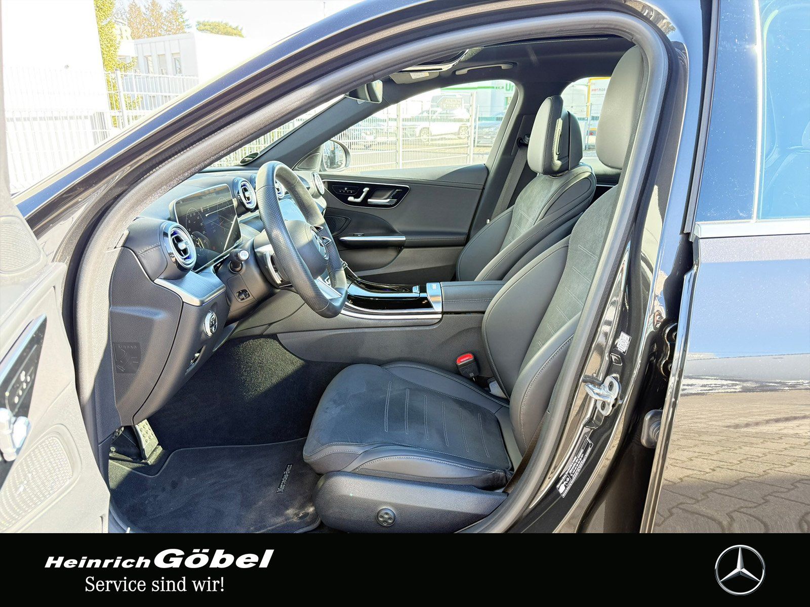 Fahrzeugabbildung Mercedes-Benz C 300 d T AMG*AHK*PANO*MEMORY*AMBIENTE*LED*