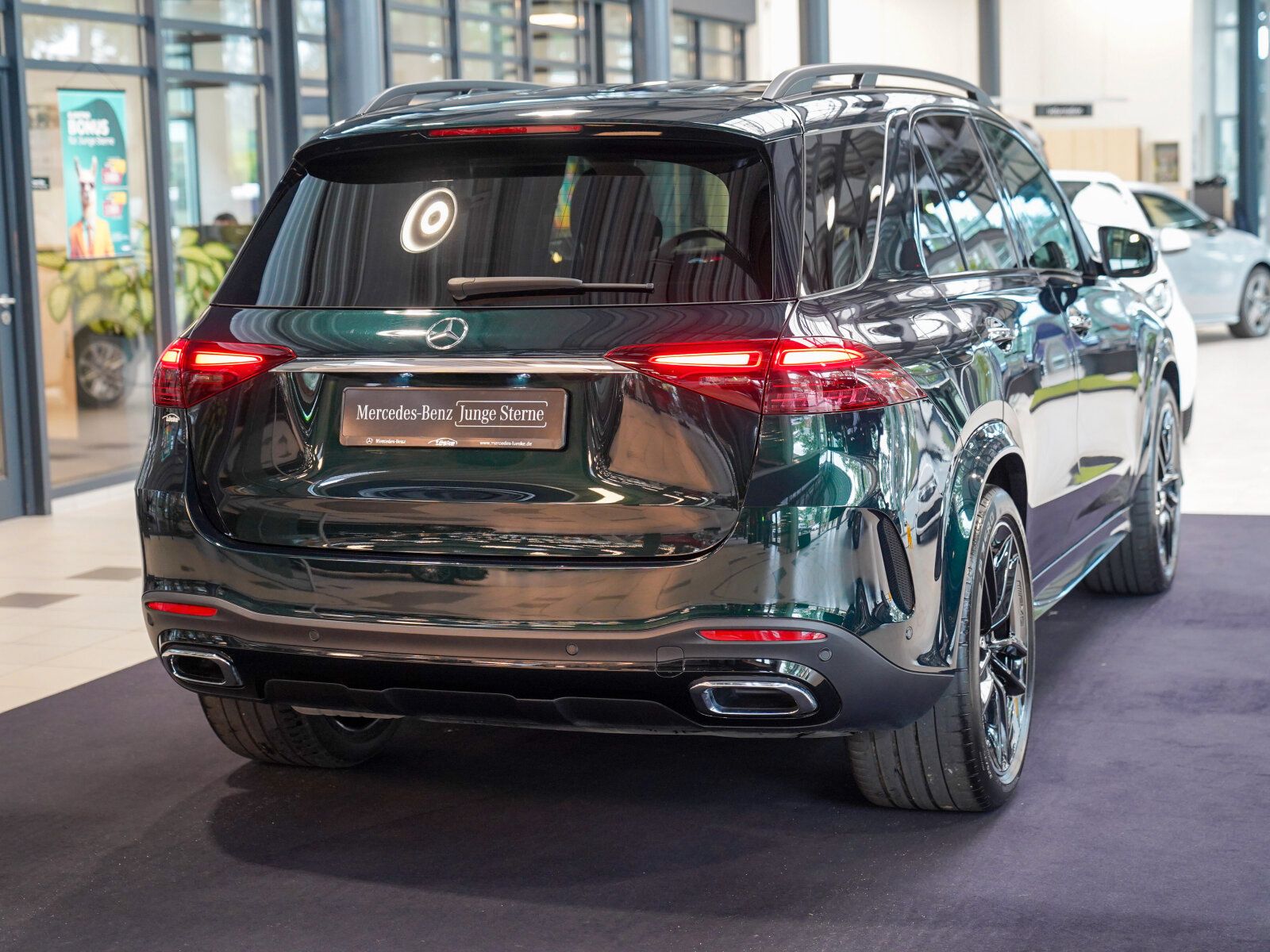 Mercedes-Benz GLE 450 d 4M AMG Line Night smaragdgrün Standhzg foto 4