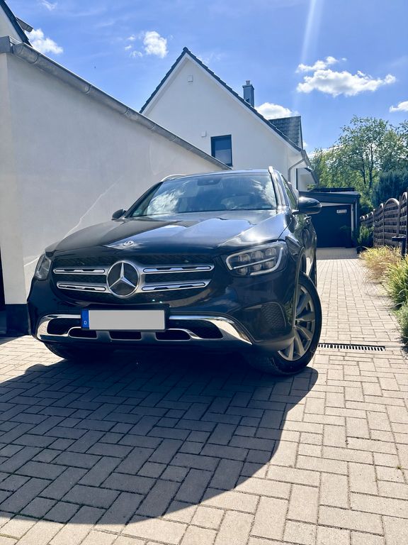 Image of Mercedes-Benz GLC 200