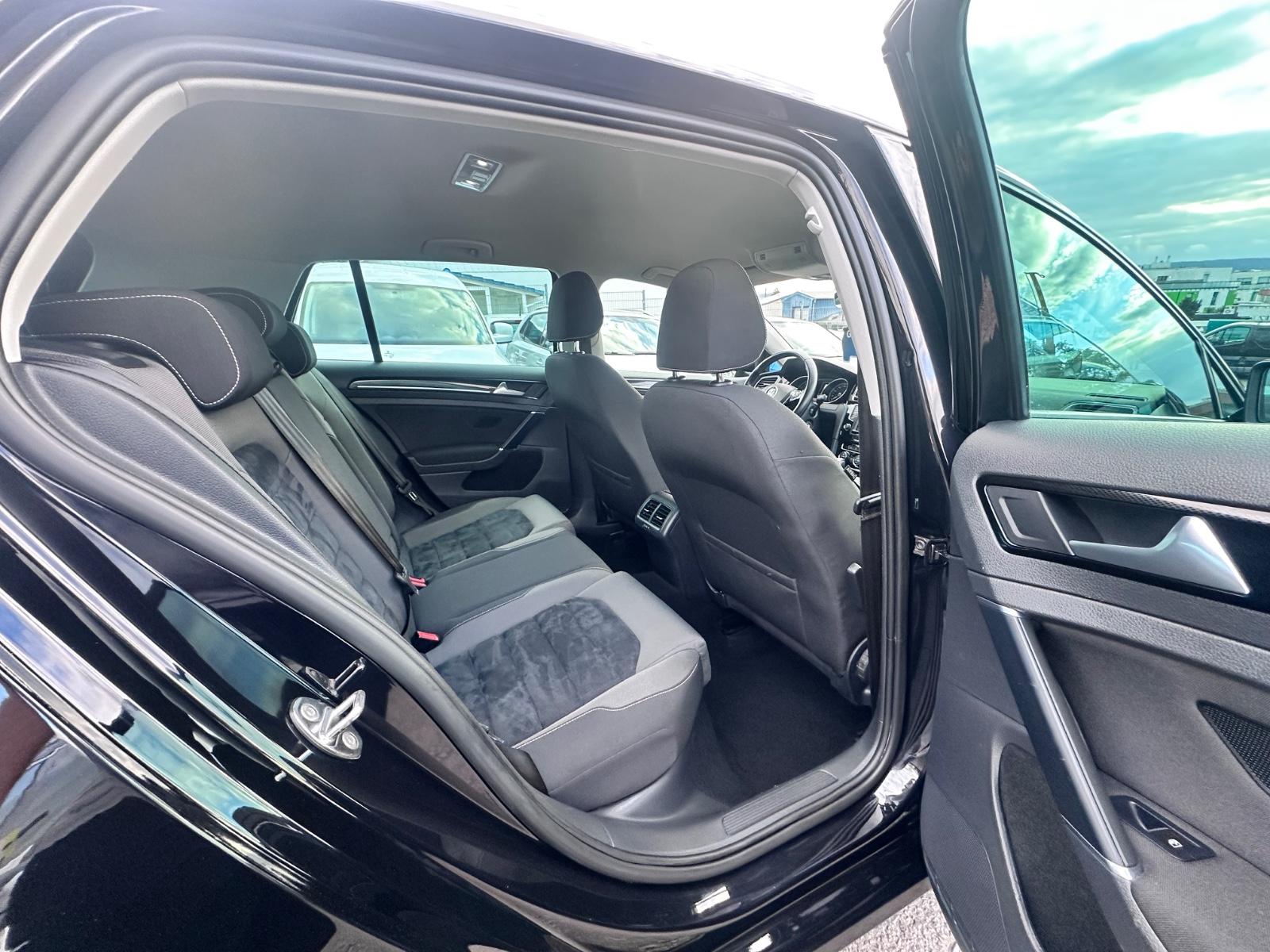 Volkswagen Golf VII Lim. Highline DSG SitzHeiz. LED Alcanta