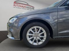 AUDI A3 Sportback design 30 TFSi Navi Soundsys. AHK X