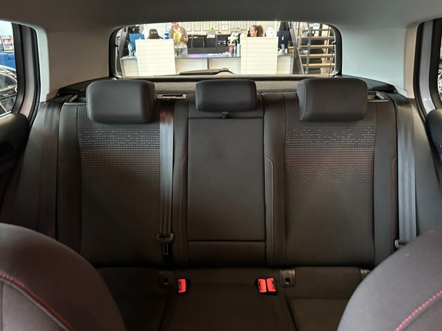Volkswagen Golf VII Lim. *ACC*NAV*KLIMA*PDC*KAM*SZHZ*