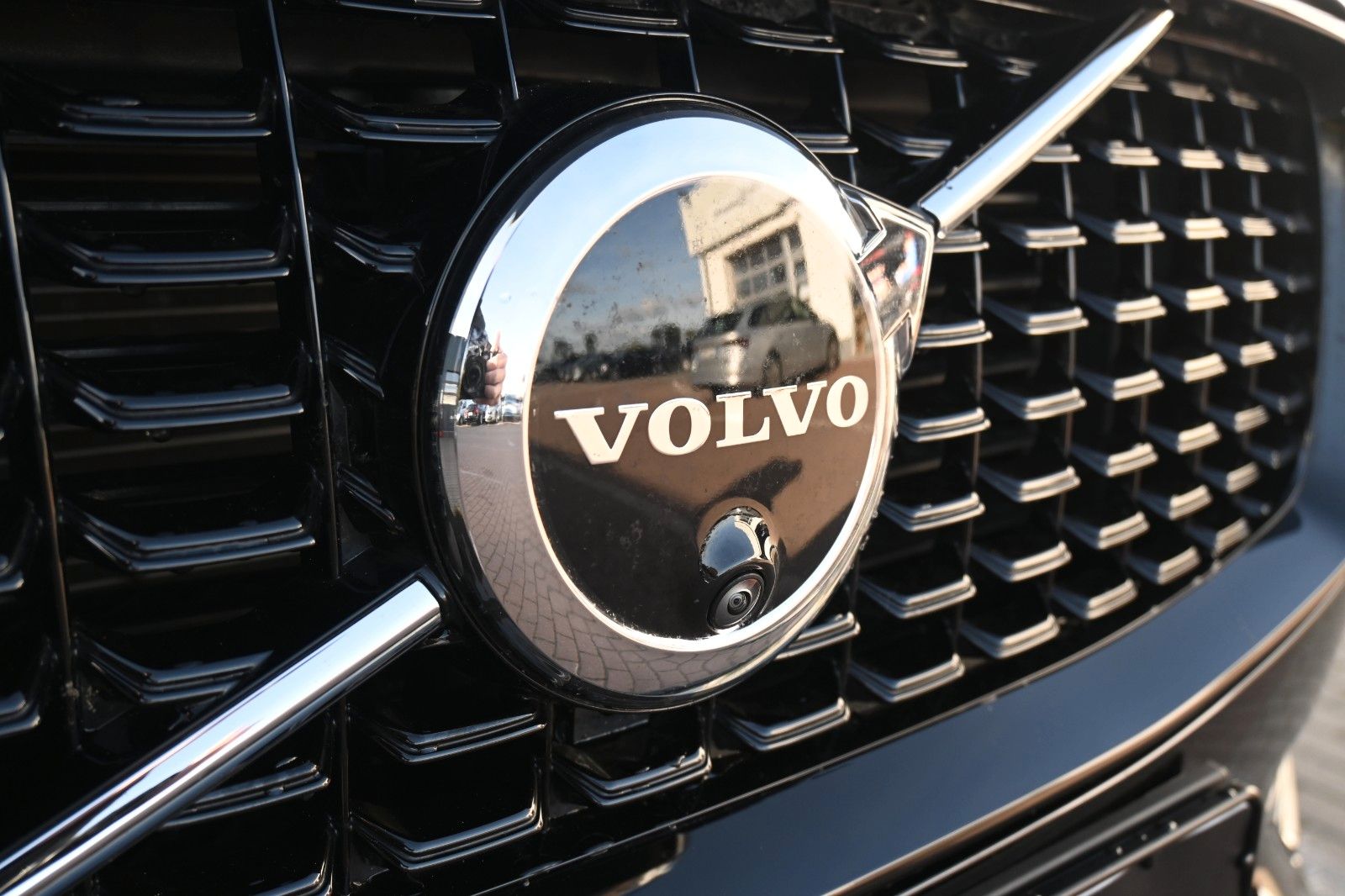 Fahrzeugabbildung Volvo XC90 T8 AWD RC Ultra Dark*LUFT*360°*ACC