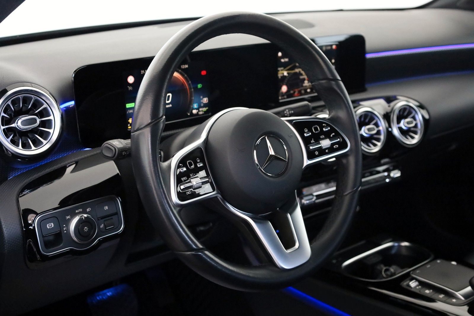 Fahrzeugabbildung Mercedes-Benz A 250e Progressive Lim. T.Leder,Navi,LED,Kamera