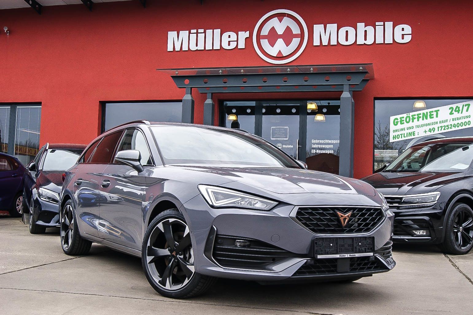 Fahrzeugabbildung CUPRA Leon Sportstourer e-Hybrid PANORAMA CARPLAY ACC