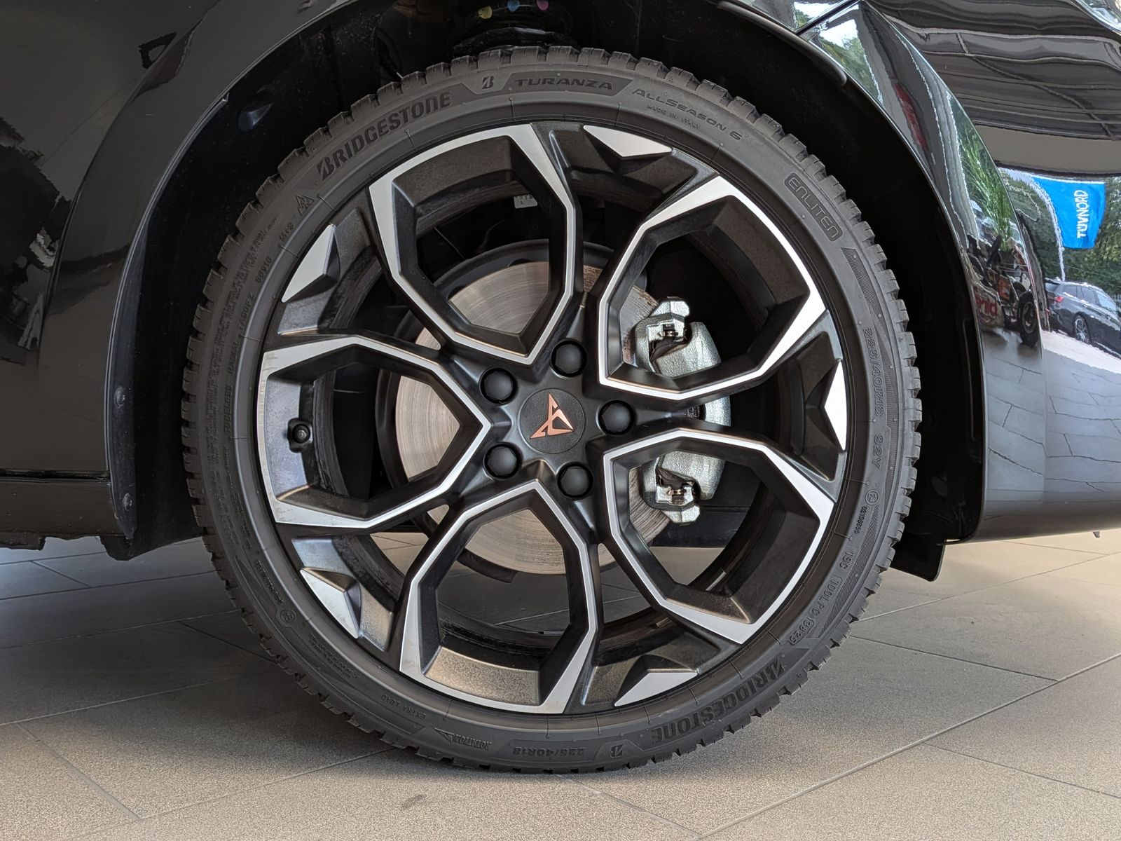Fahrzeugabbildung CUPRA Leon 1.5 eTSI Dynamic-Edge-Paket AHK*PANO*CAM*18