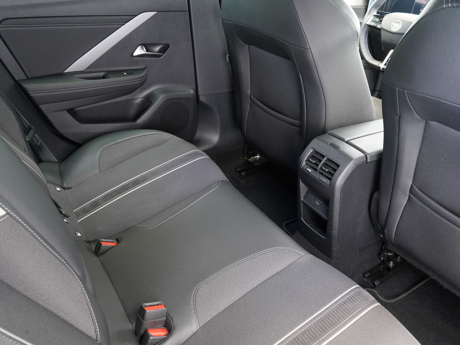 Fahrzeugabbildung Opel Astra L 1.2 Turbo Sports Tourer GS AHK