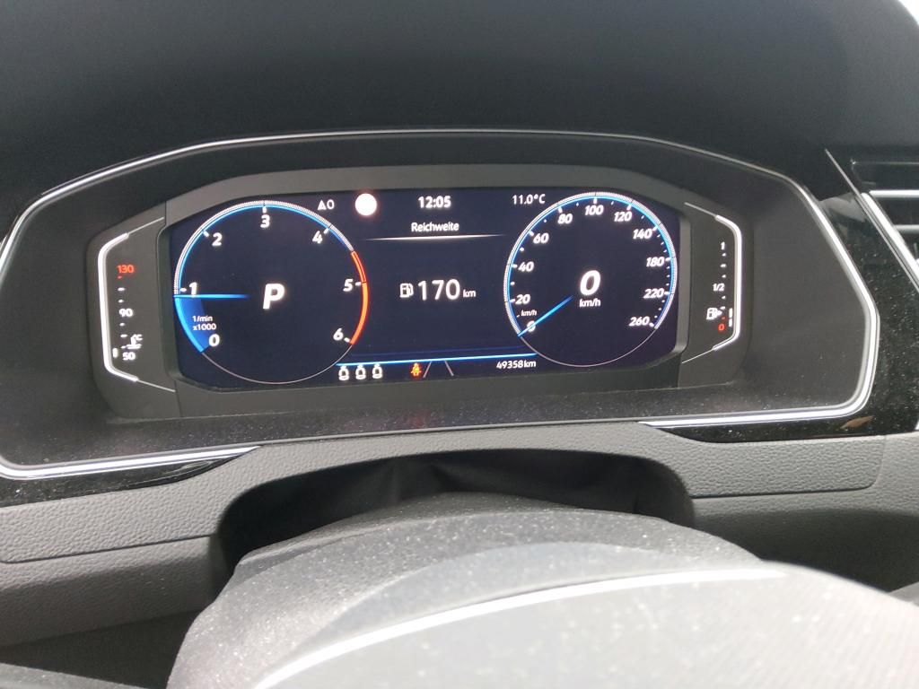 Fahrzeugabbildung Volkswagen Passat Variant TDI Business DSG 4M Standhzg. Mat