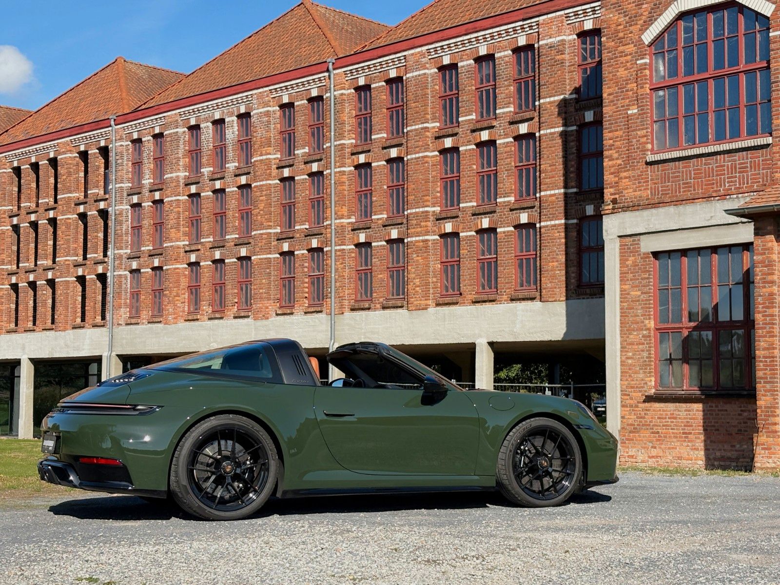 Porsche Targa 4 GTS HEV  Exclusive open sky in PTS green imagem 2