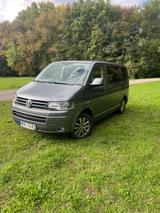 Volkswagen T5 Multivan - Volkswagen T5 Multivan mit Diesel-Antrieb: Kleinbus