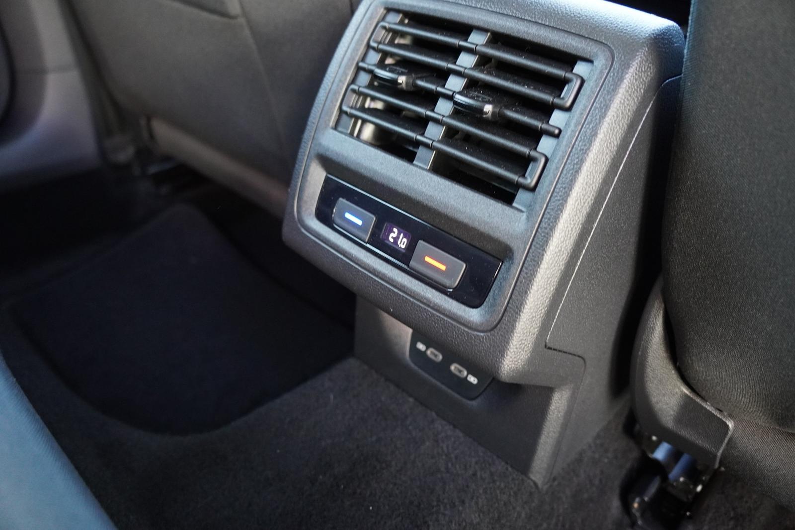 Volkswagen Golf VIII 1.5 16V TSI Life LED ACC App-Connect