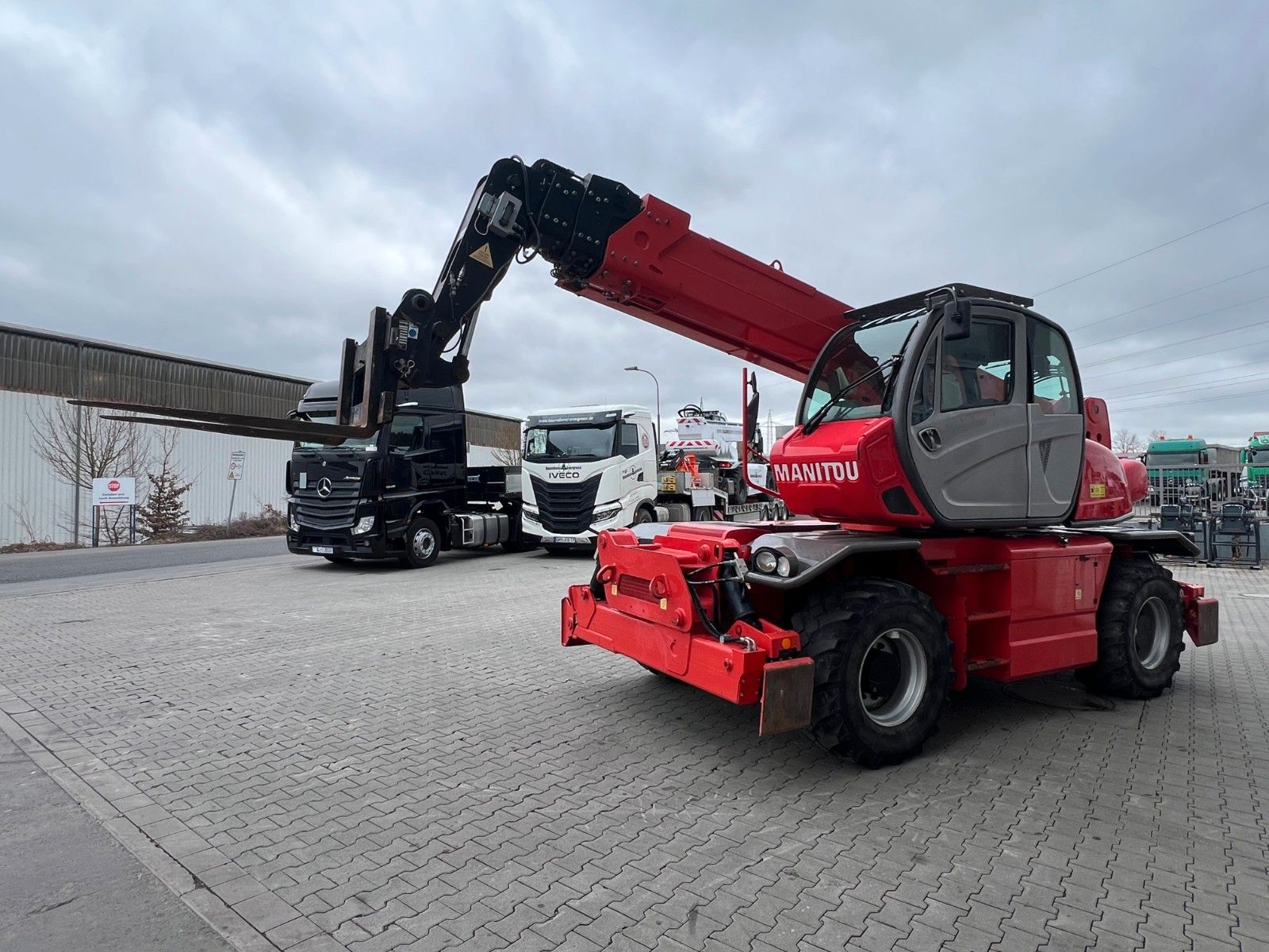 Fahrzeugabbildung Manitou MRT 2150 + / nur 2.463h! / Funk / Gabel