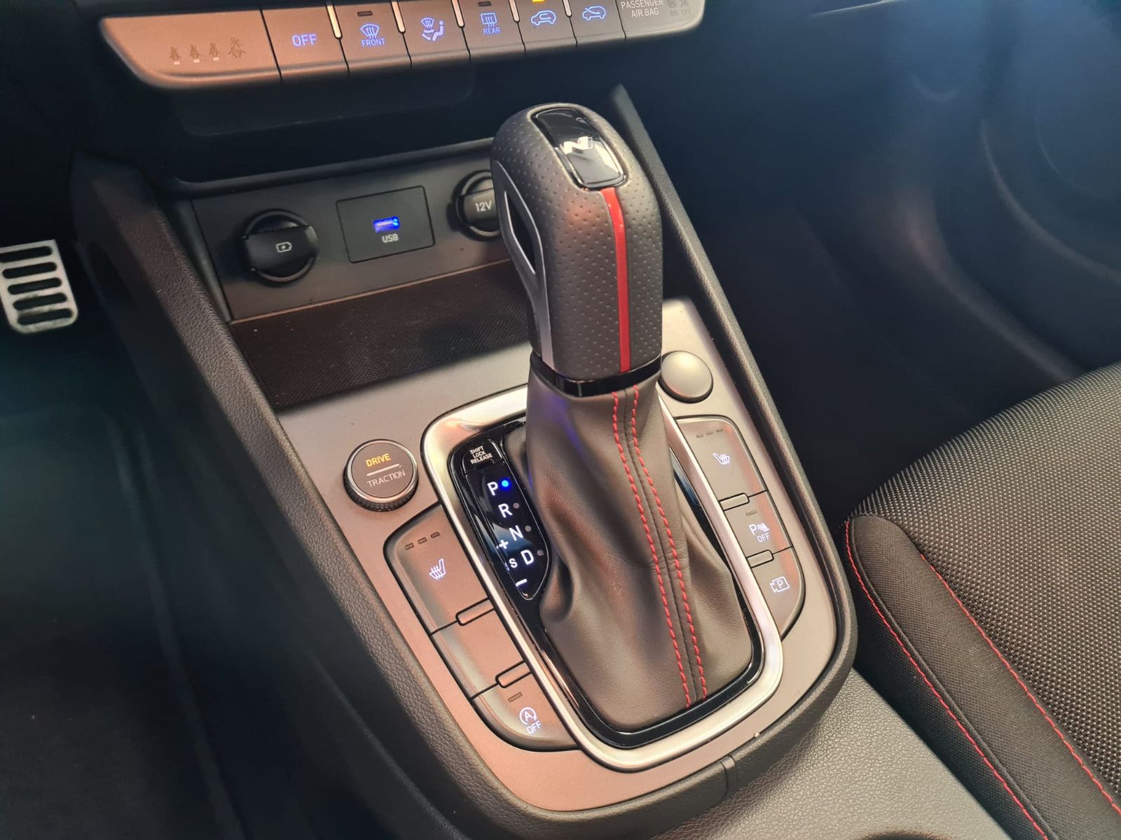 Fahrzeugabbildung Hyundai Kona Pure N-Line / LED / 1.HAND / NAVI / KAMERA