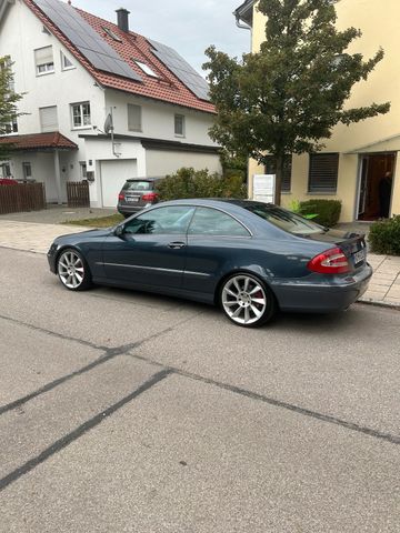 Mercedes-Benz Mercedes Benz CLK320