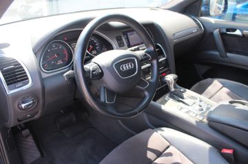 Audi Q7 - 10