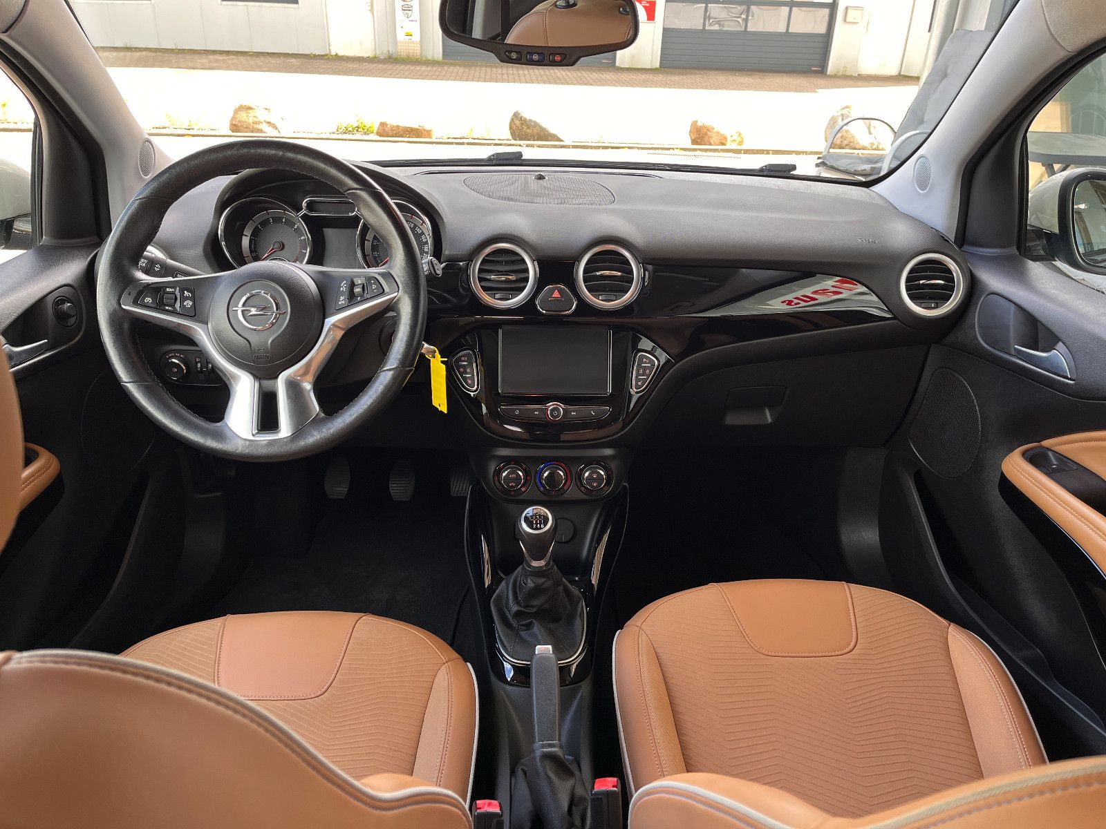 Fahrzeugabbildung Opel Adam Rocks 1.0 Turbo 85 KW Faltdach