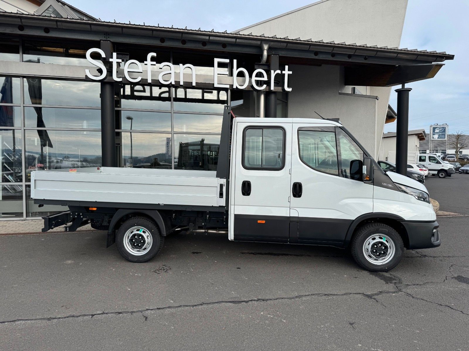Fahrzeugabbildung Iveco Daily 35S14 *R.3450mm*AHK*PDC*