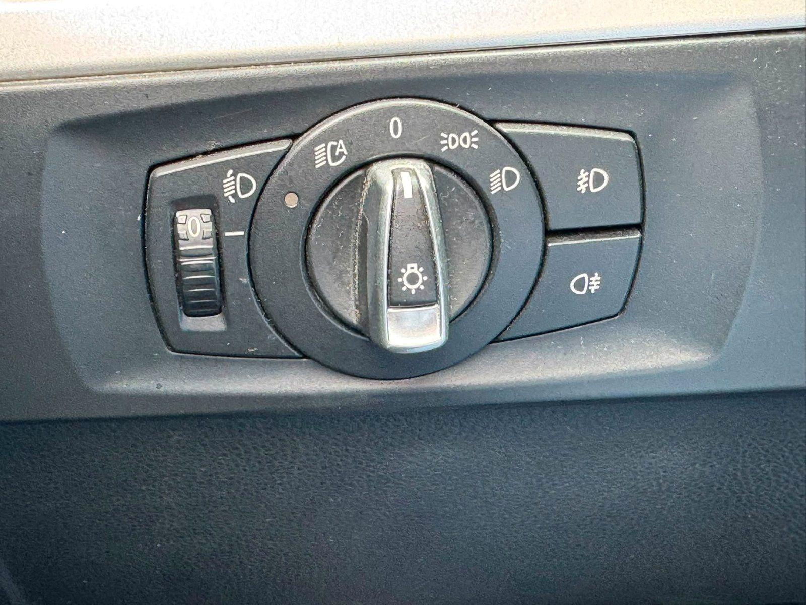 BMW 325d ConnectedDrive | 3.0 Diesel 204ch | BVM | GPS | Bluetooth | Bi-Xénon | Volant M | Clim Auto | PDC AR | Régulateur | Jantes 17"