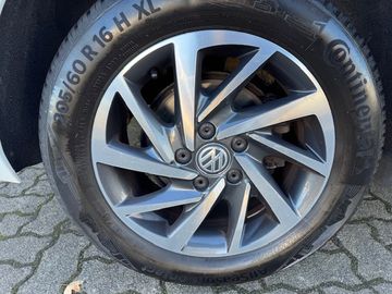 Bild 12 VW Touran 1.4 TSI Sound DSG AHK Pano-SD Rear View