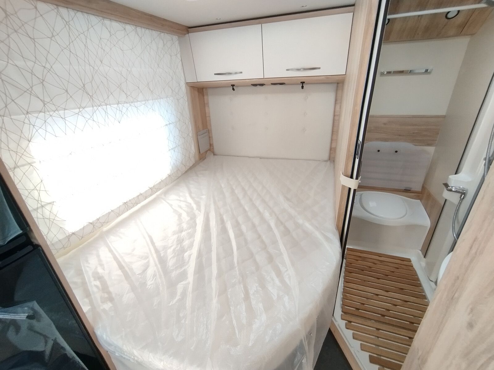 Fahrzeugabbildung Eura Mobil Profila T PT 675 SB Mondial Pakete, Automatik