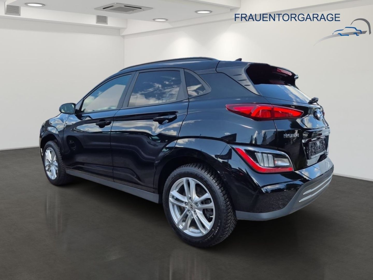 Fahrzeugabbildung Hyundai KONA Trend Elektro 2WD El. Panodach LED ACC Appl