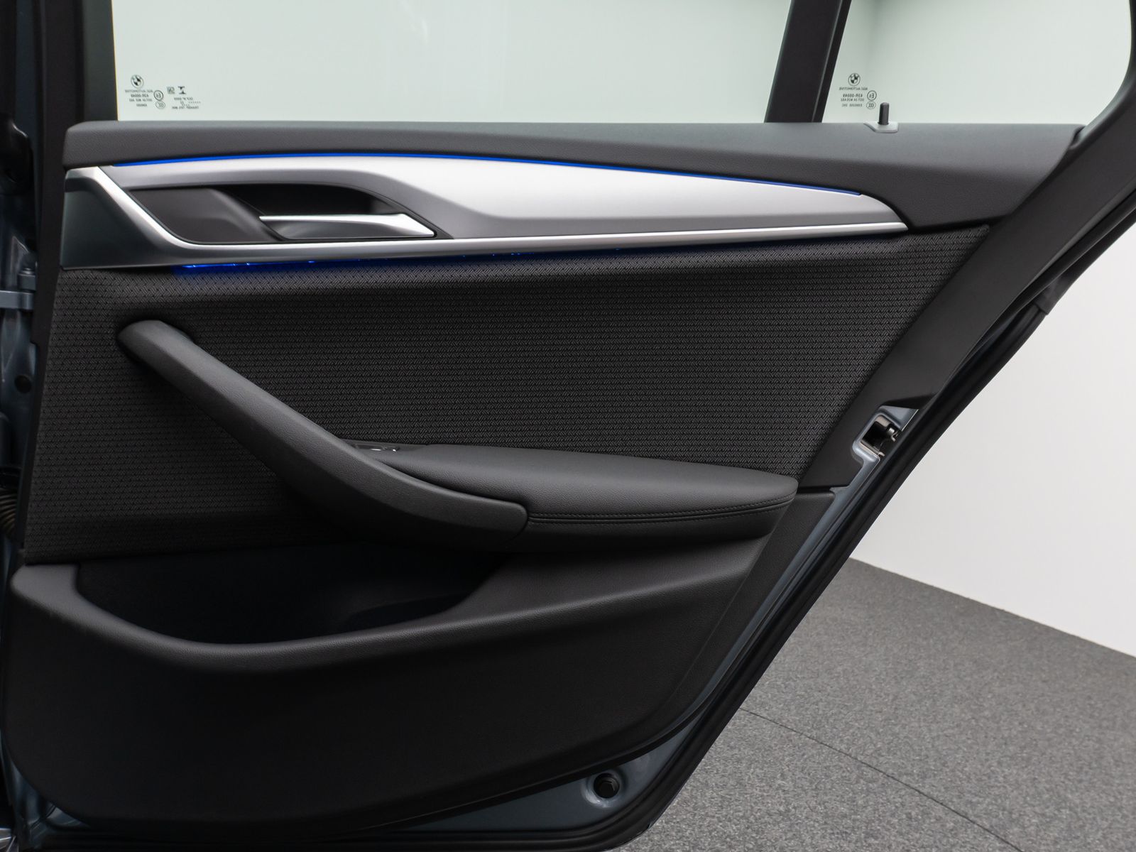 Fahrzeugabbildung BMW 520d Kamera HiFi HUD DAB WLAN Komfort Alarm AHK