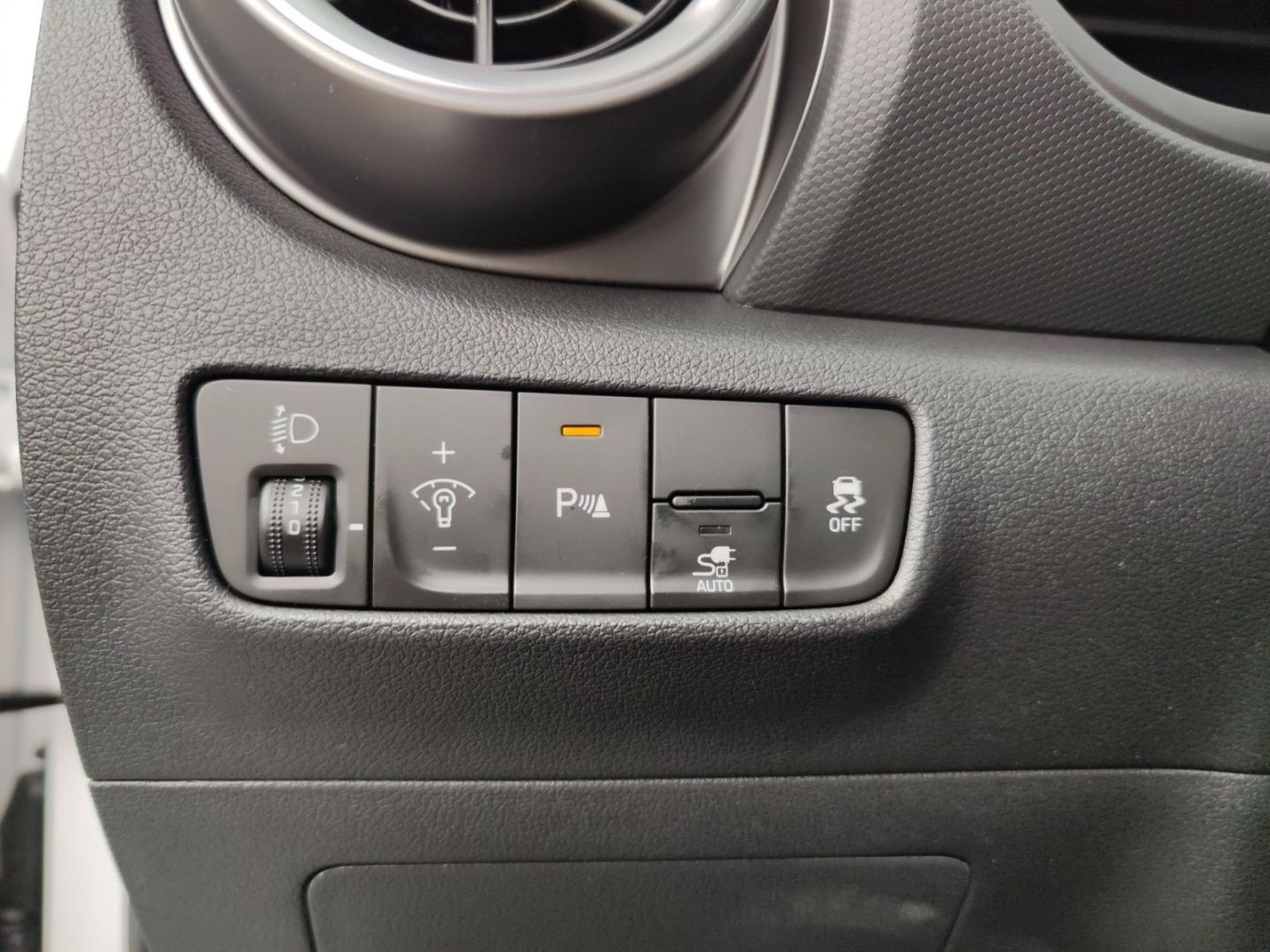 Fahrzeugabbildung Hyundai KONA Elektro 39,2kW Standheizung, Navi, Klima.
