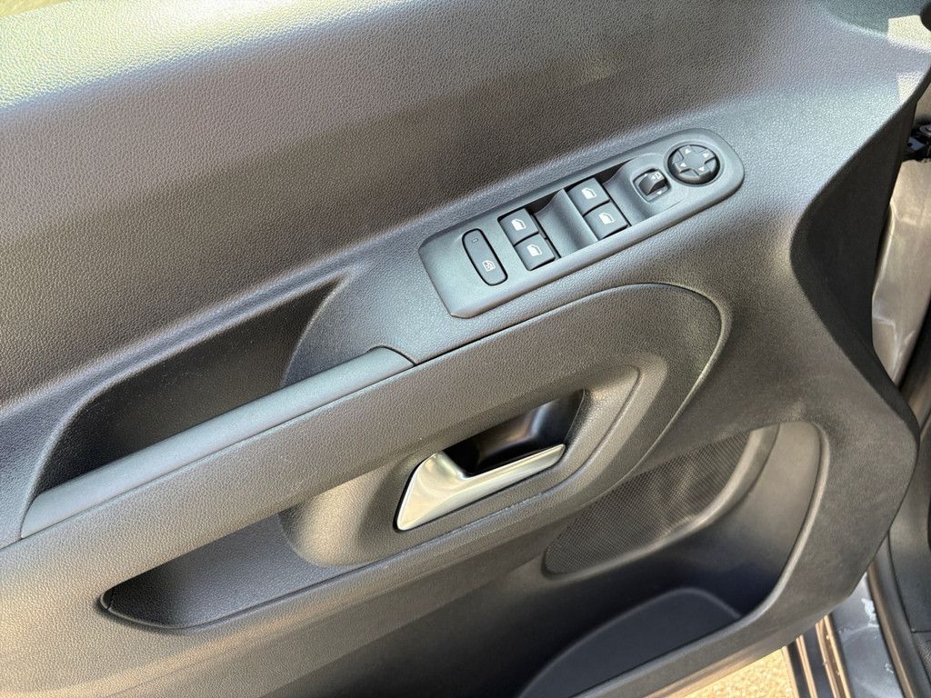Fahrzeugabbildung Opel Combo Life E 1.5 Innovation