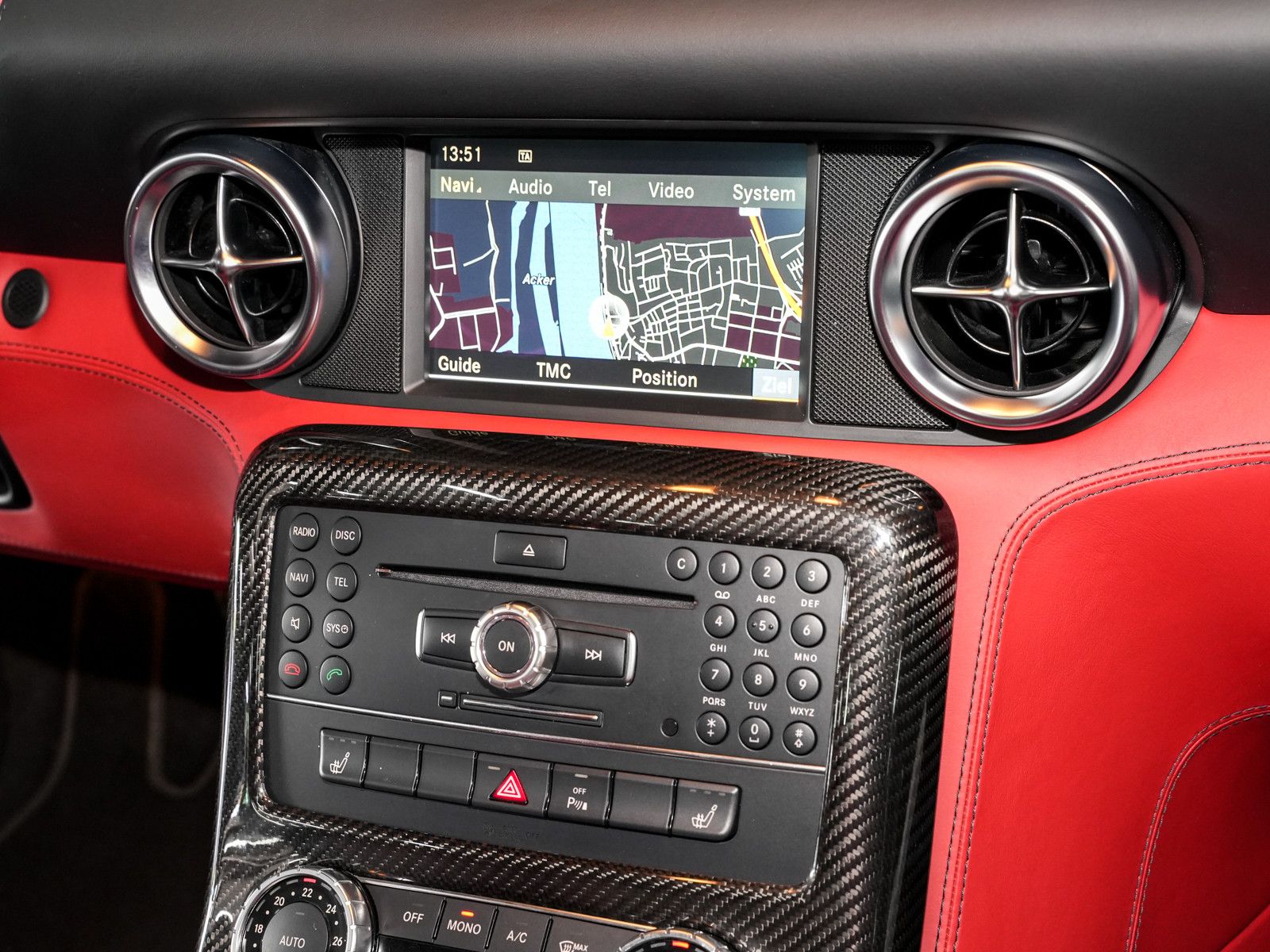 Fahrzeugabbildung Mercedes-Benz SLS AMG Coupe - designo Sonderlack|Carbon Interi
