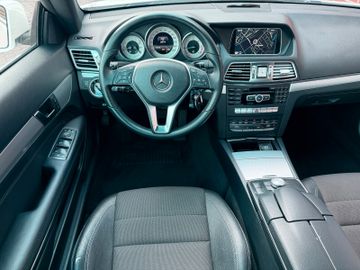 Mercedes E 220 - 12