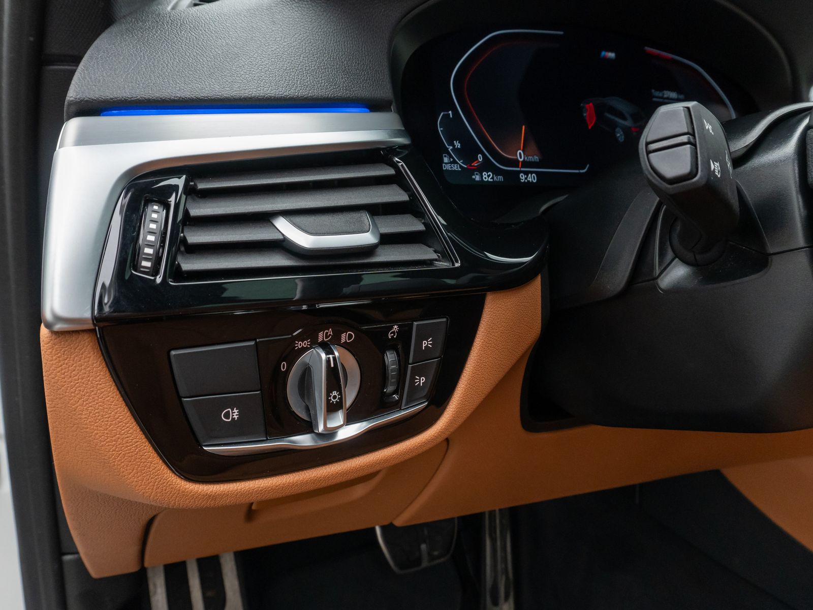 Fahrzeugabbildung BMW 530d xD M Sport Panorama Kamera Laser HUD HiFi