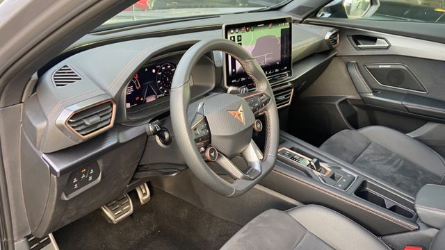 Fahrzeugabbildung Cupra Formentor 2.0 TSI VZ 333 PS , 4Drive , PANO, LED