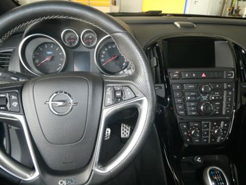 Bild 7 Opel Astra J GTC OPC mit Recaro
