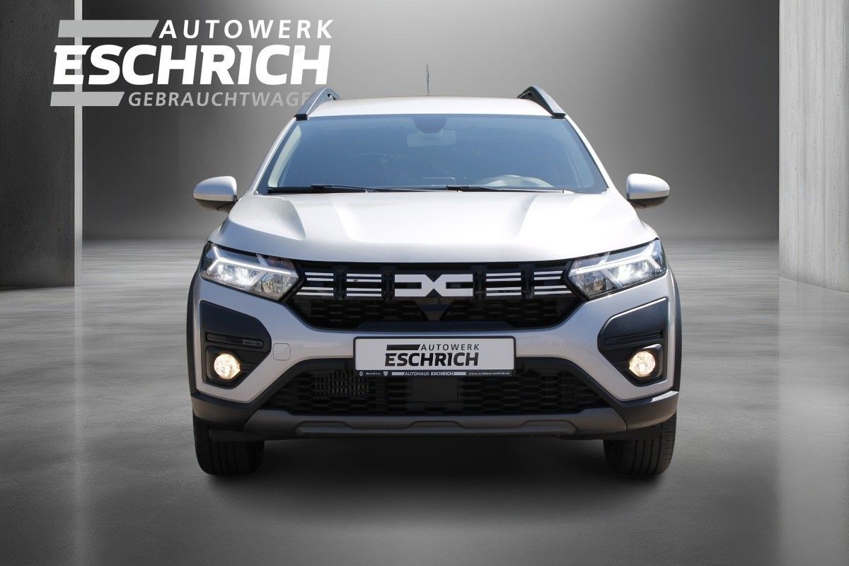 Fahrzeugabbildung Dacia Jogger Expression TCe 110 7-Sitzer