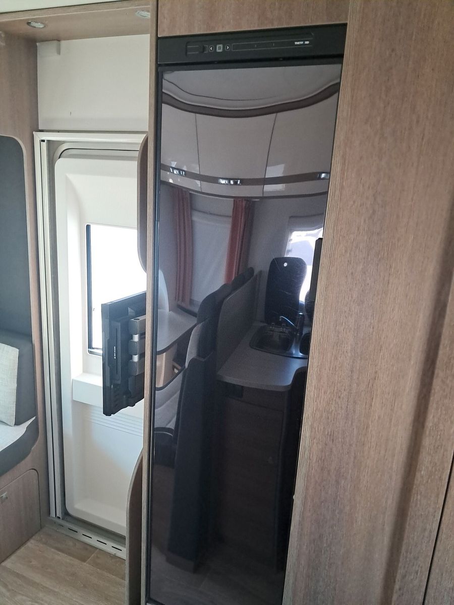 Fahrzeugabbildung Glücksmobil T 6757 Dachklima, Rückfahrkamera, Markise, TV