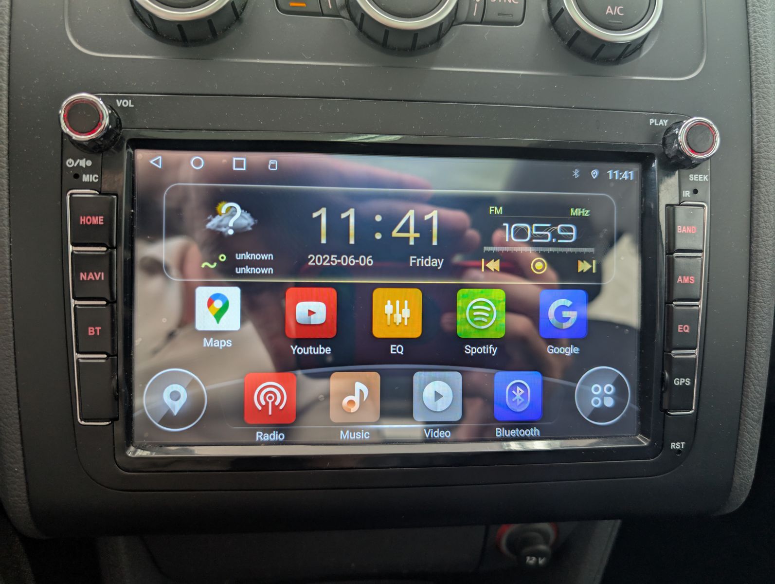 Fahrzeugabbildung Volkswagen Touran 2.0 TDI Highline PANO AHK PDC APP XENON