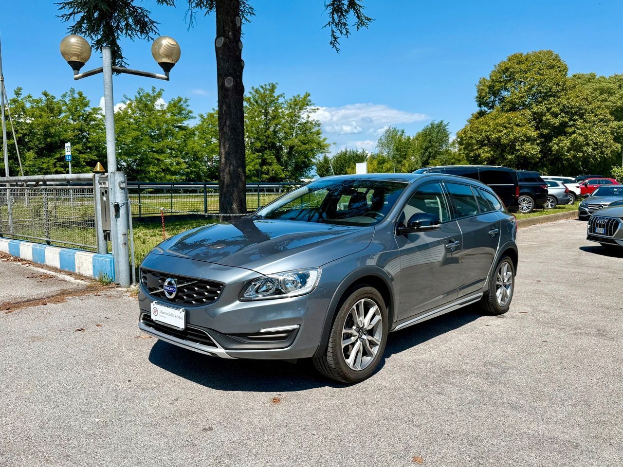 VOLVO V60 CC