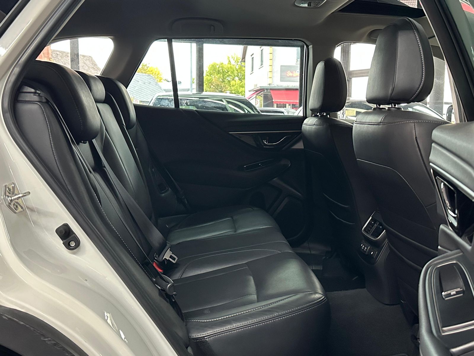 Fahrzeugabbildung Subaru Outback 2.5i Platinum EyeSight LED LEDER PANO TO