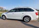 Skoda sparsamer Octavia 2.0 TDI Amb Combi  NAVI AHK NR - Sparsame mit Diesel-Antrieb