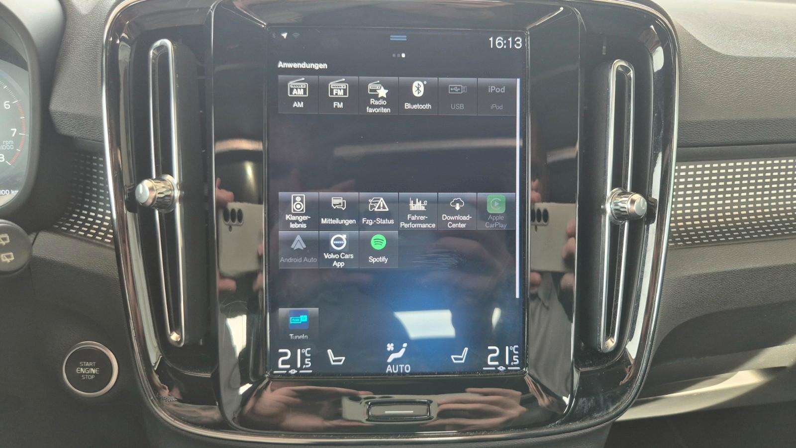 Volvo XC40 T5 R Design AWD Pano H&K Carplay
