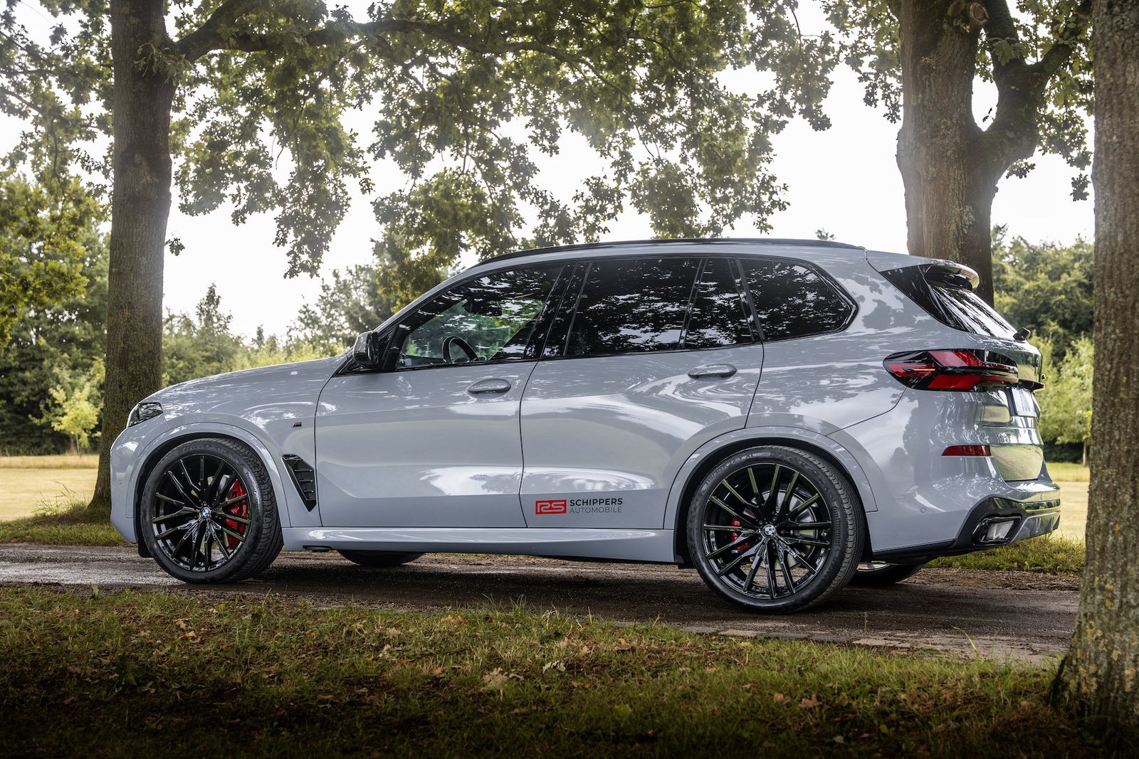 Fahrzeugabbildung BMW X5 40d xDrive M-SPORT PRO|AHK|CARBON|LUFT|ICONIC
